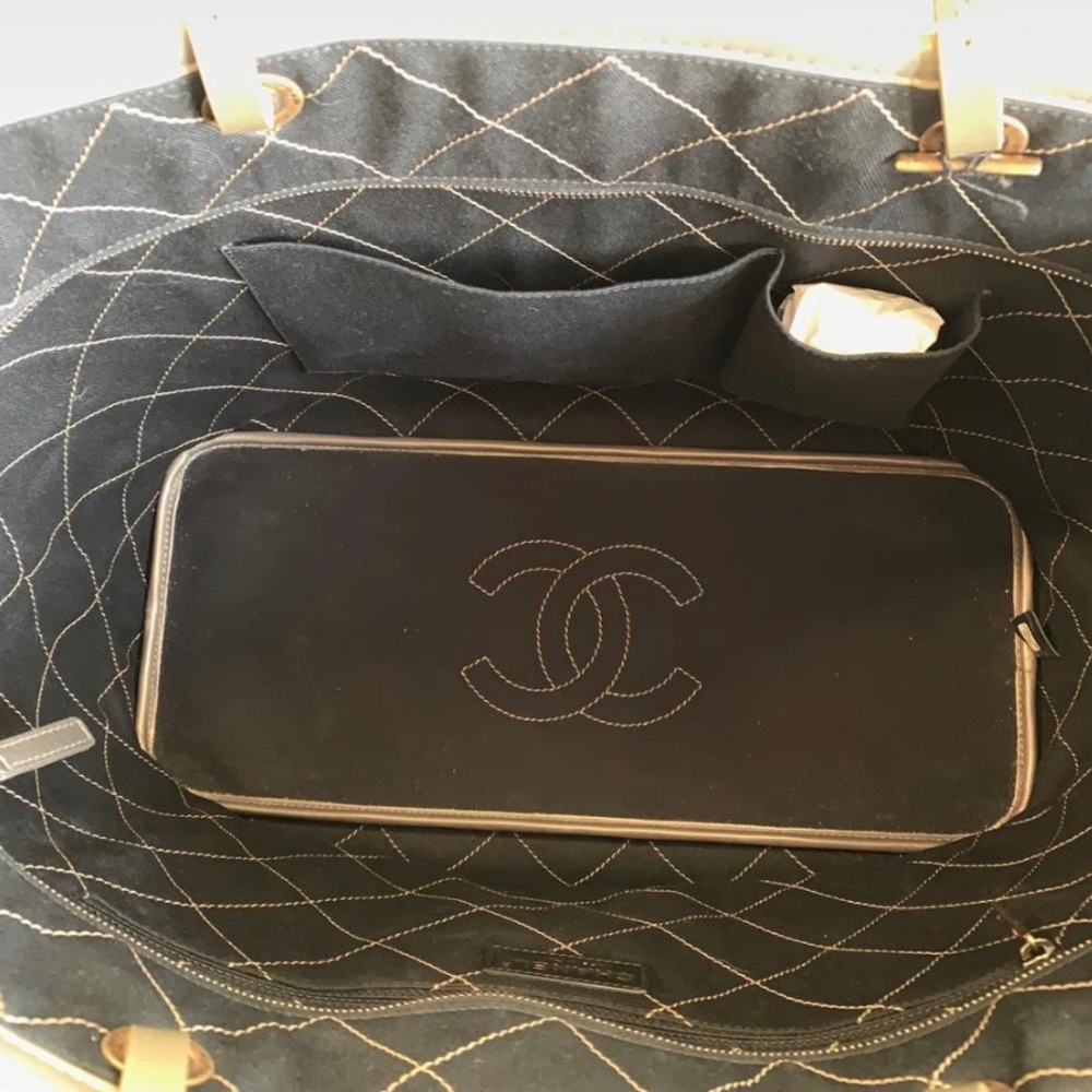 CHANEL tote Large Gold tote w dustbag, auth. card - Picture 7 of 8